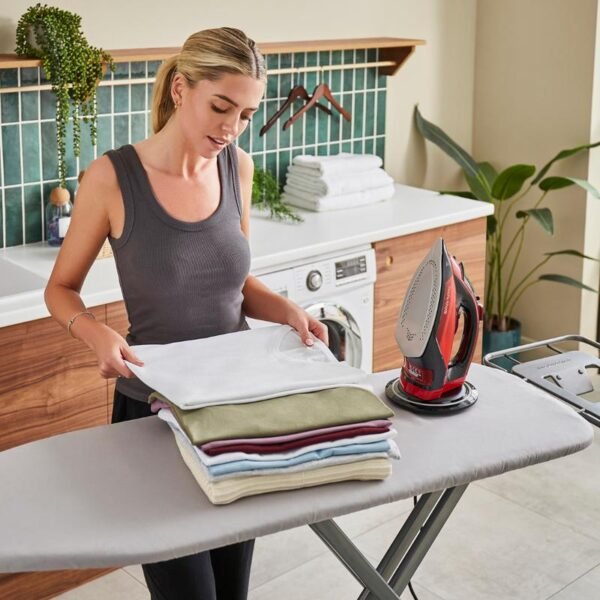 Morphy Richards easyCHARGE Cordless Iron – 2400W Powerful Steam Iron - Image 4